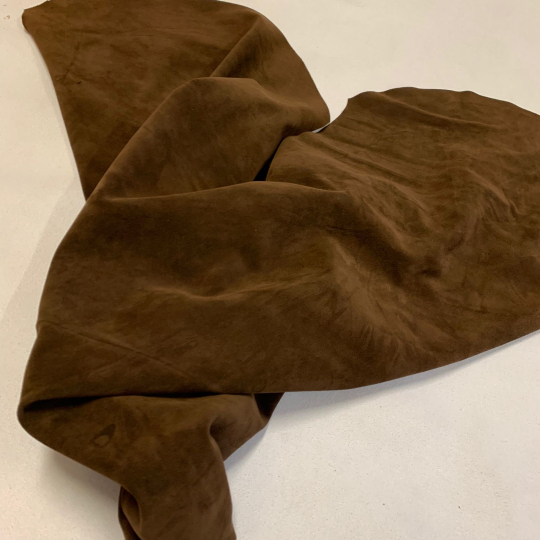 Ritaglio Di Pelle Scamosciata Marrone Scuro 2
